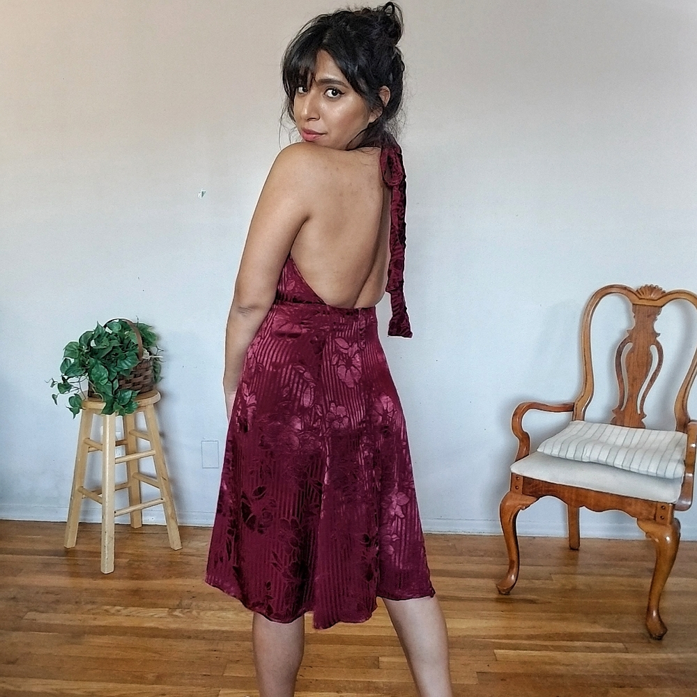 FOREVER 21 CONTEMPORARY WINE HALTER DRESS MEDIUM